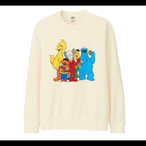 Uniqlo x KAWS Tops - New! KAWS X UNIQLO X SESAME STREET collector Sweatshirt extra small